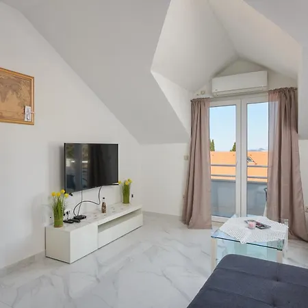 Insula 아파트 챠브타트